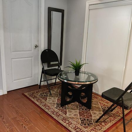 Spacious Mbr Near Kennedy Subway & Go 多伦多 外观 照片