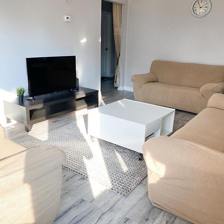 Spacious Mbr Near Kennedy Subway & Go 多伦多 外观 照片