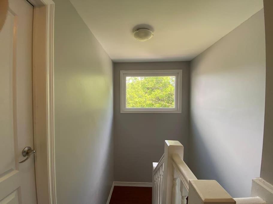 Spacious Mbr Near Kennedy Subway & Go 多伦多 外观 照片