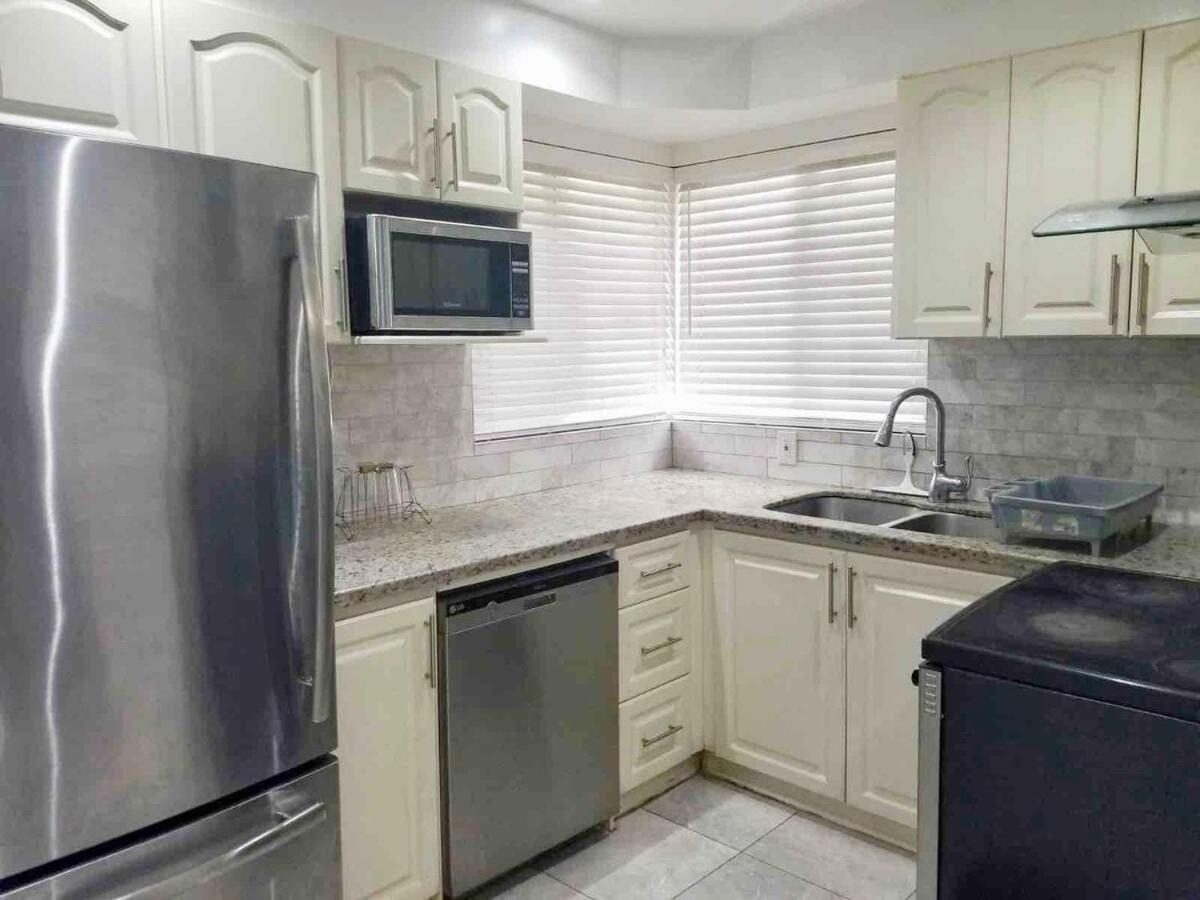 Spacious Mbr Near Kennedy Subway & Go 多伦多 外观 照片
