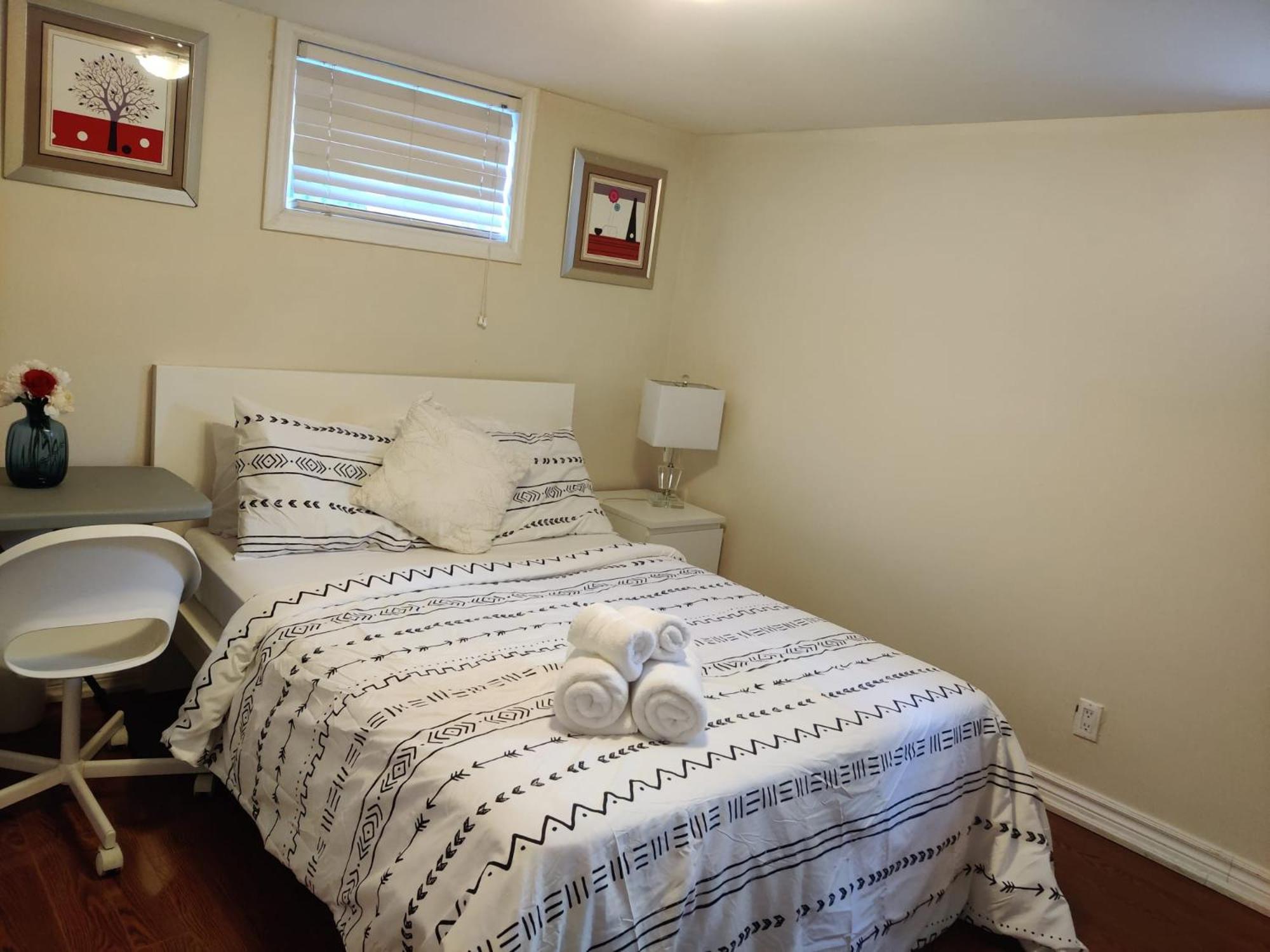 Spacious Mbr Near Kennedy Subway & Go 多伦多 外观 照片