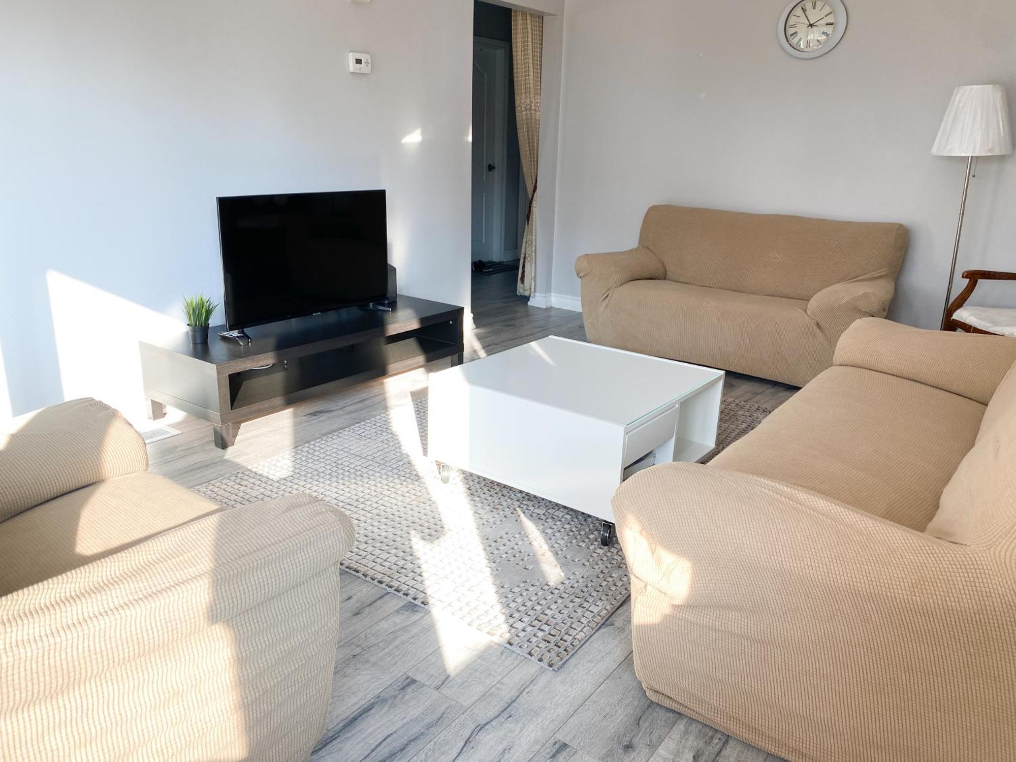 Spacious Mbr Near Kennedy Subway & Go 多伦多 外观 照片