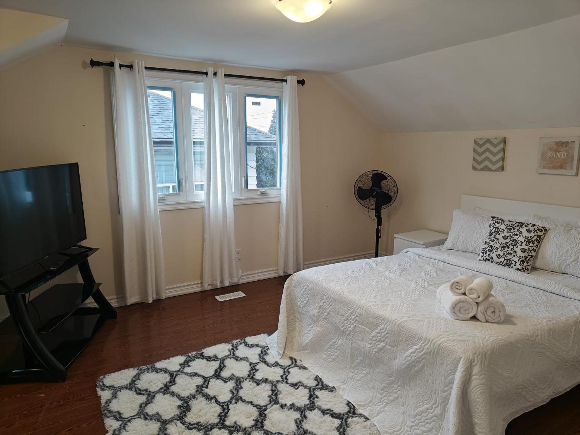 Spacious Mbr Near Kennedy Subway & Go 多伦多 外观 照片