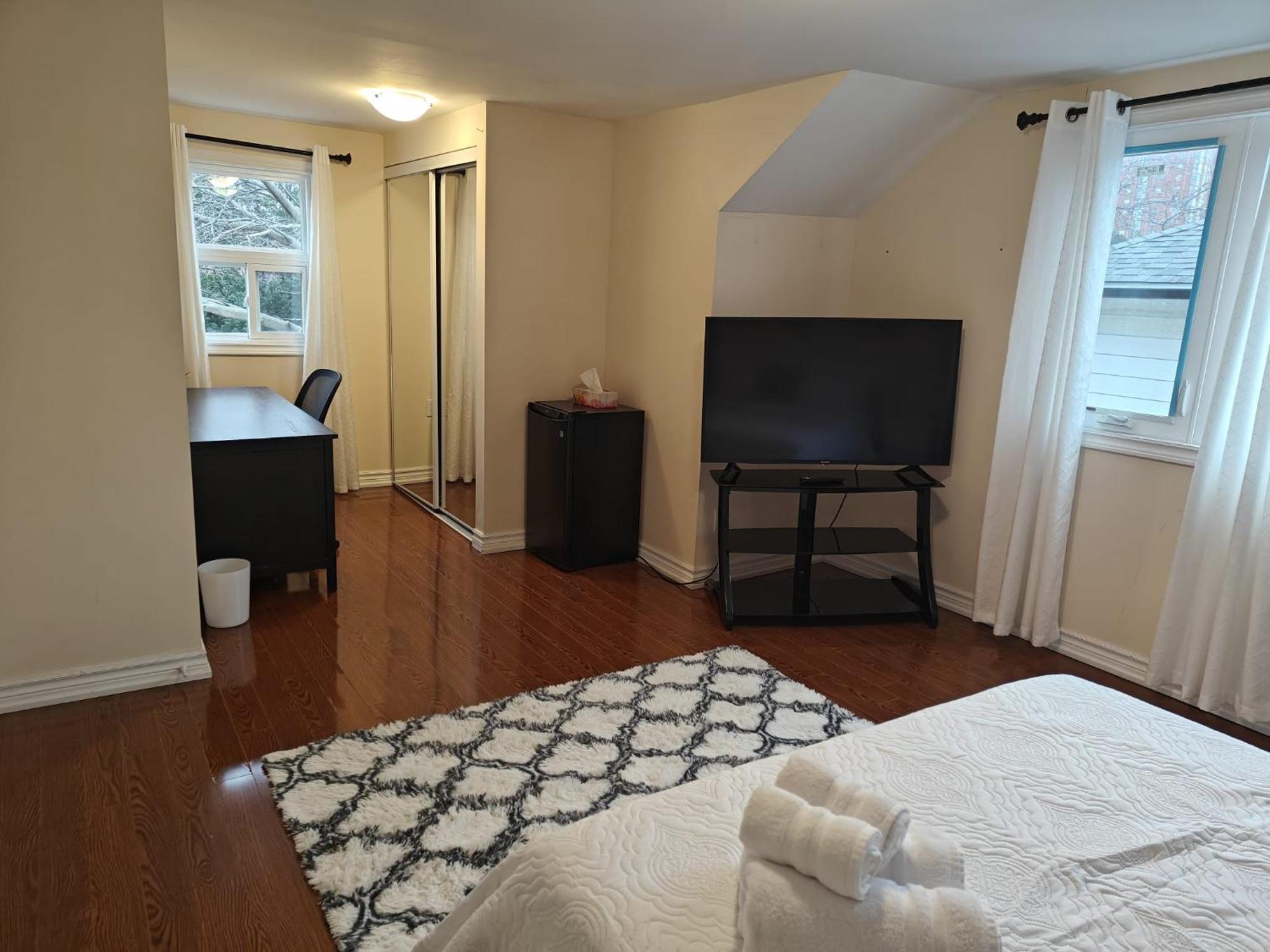 Spacious Mbr Near Kennedy Subway & Go 多伦多 外观 照片