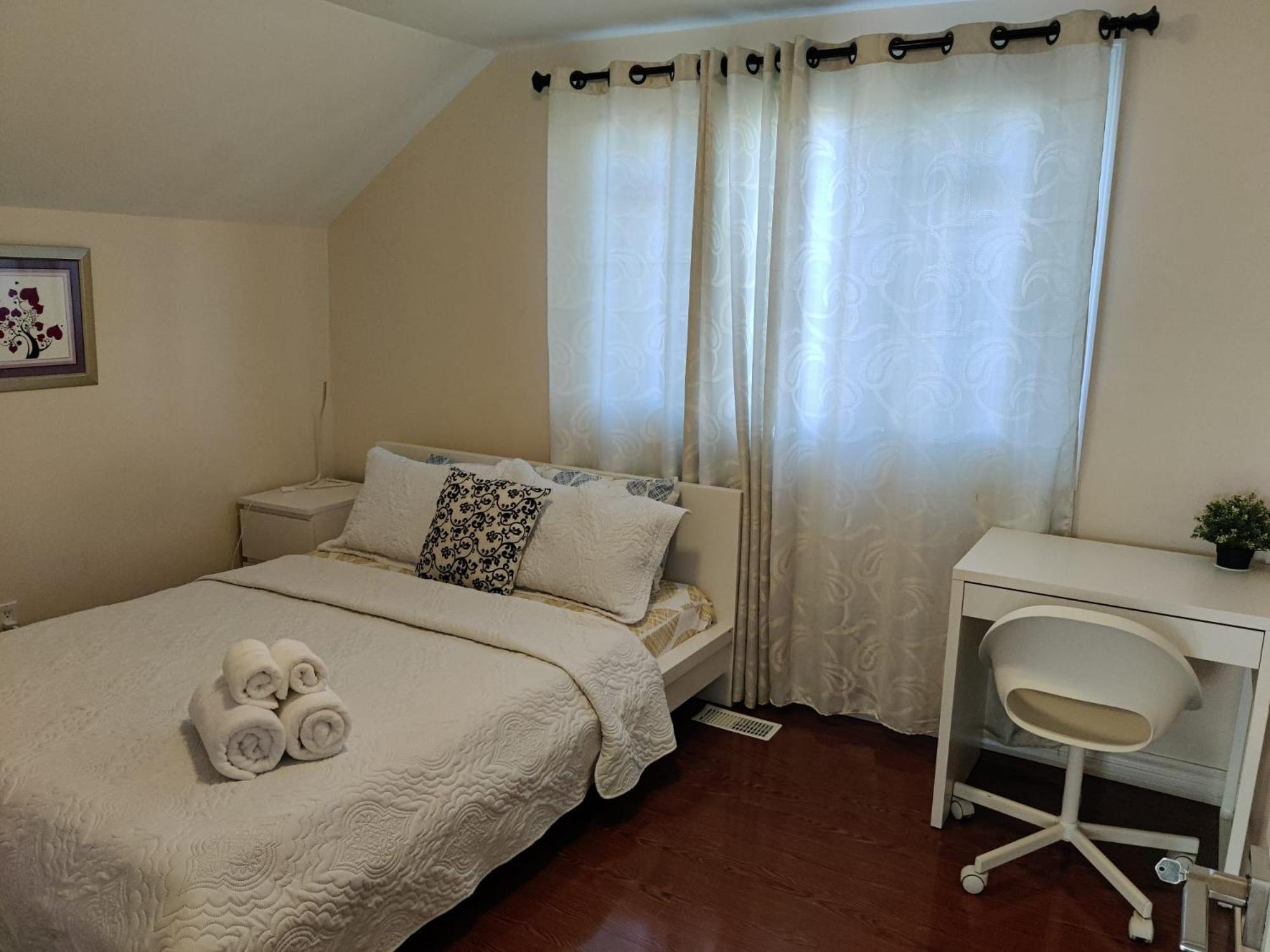 Spacious Mbr Near Kennedy Subway & Go 多伦多 外观 照片